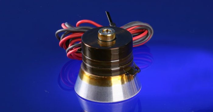 ultrasonic transducers for cleaning
